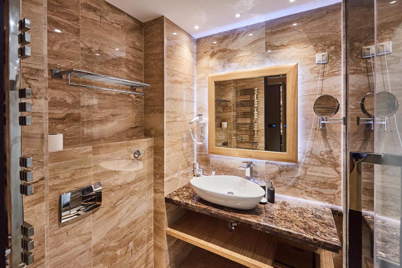 A Hoteli - Hotel Park Vrnjačka Banja Εξωτερικό φωτογραφία Bathroom