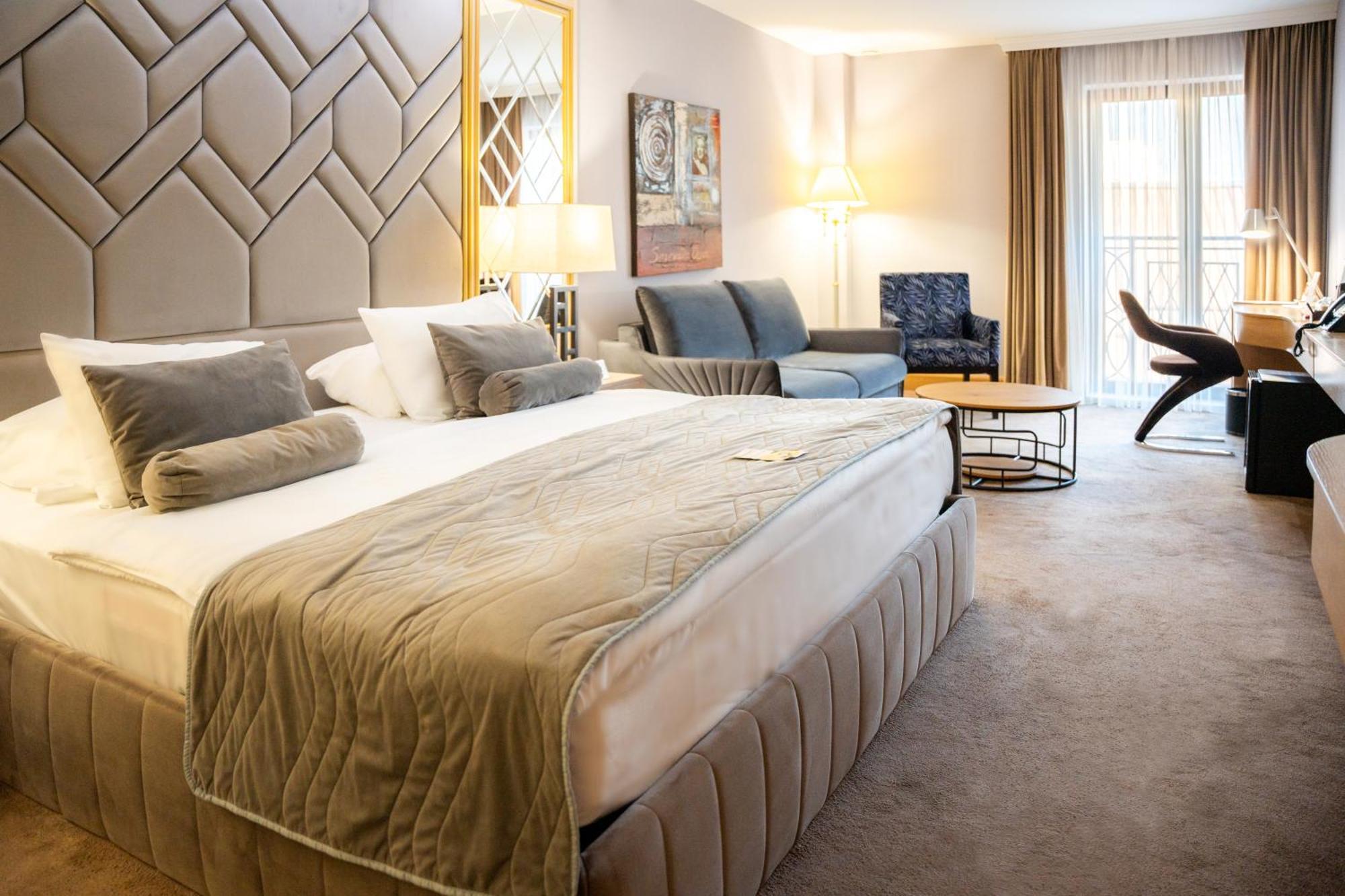 A Hoteli - Hotel Park Vrnjačka Banja Εξωτερικό φωτογραφία A room at the Hotel