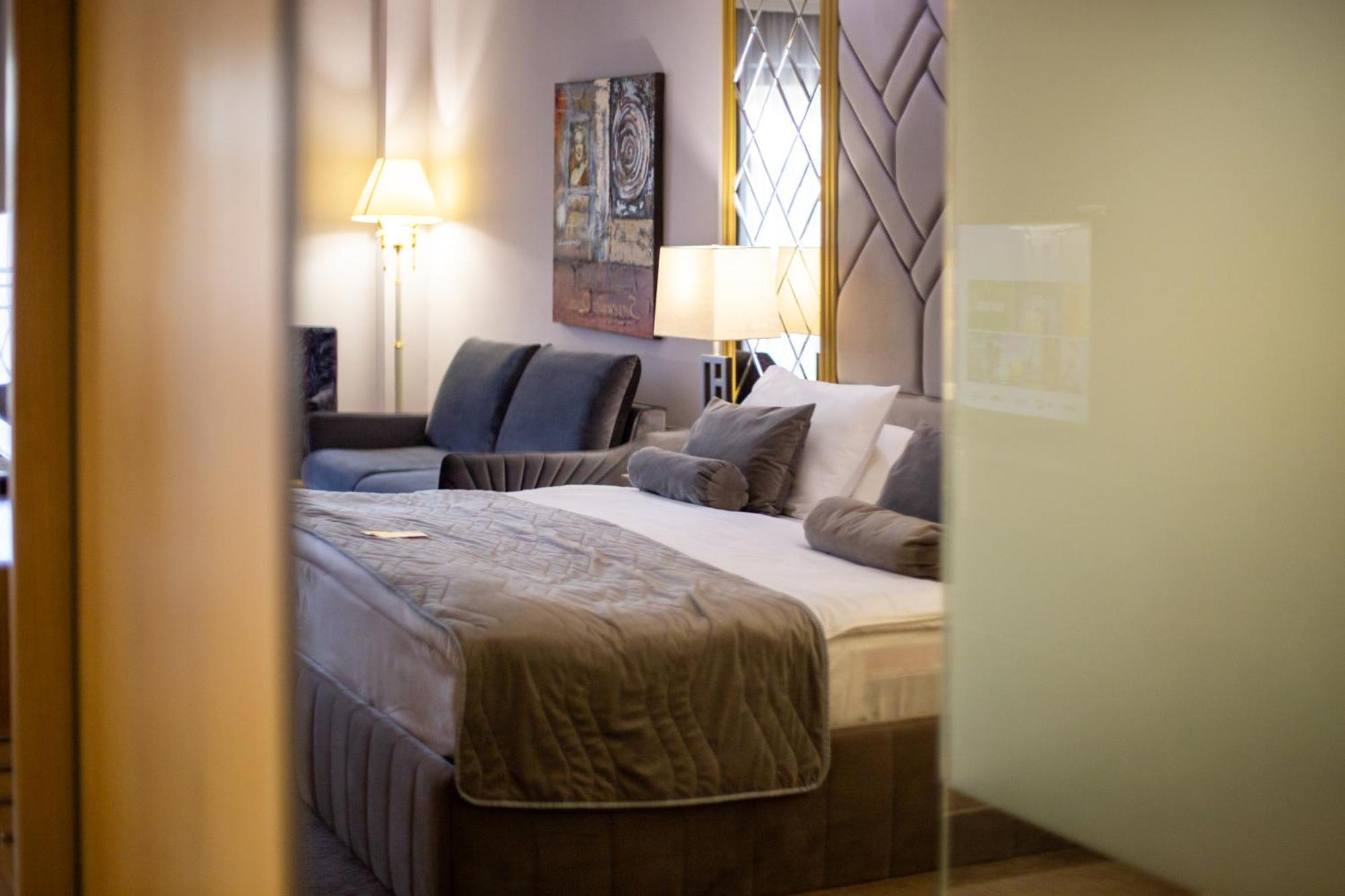 A Hoteli - Hotel Park Vrnjačka Banja Εξωτερικό φωτογραφία A bedroom at the hotel