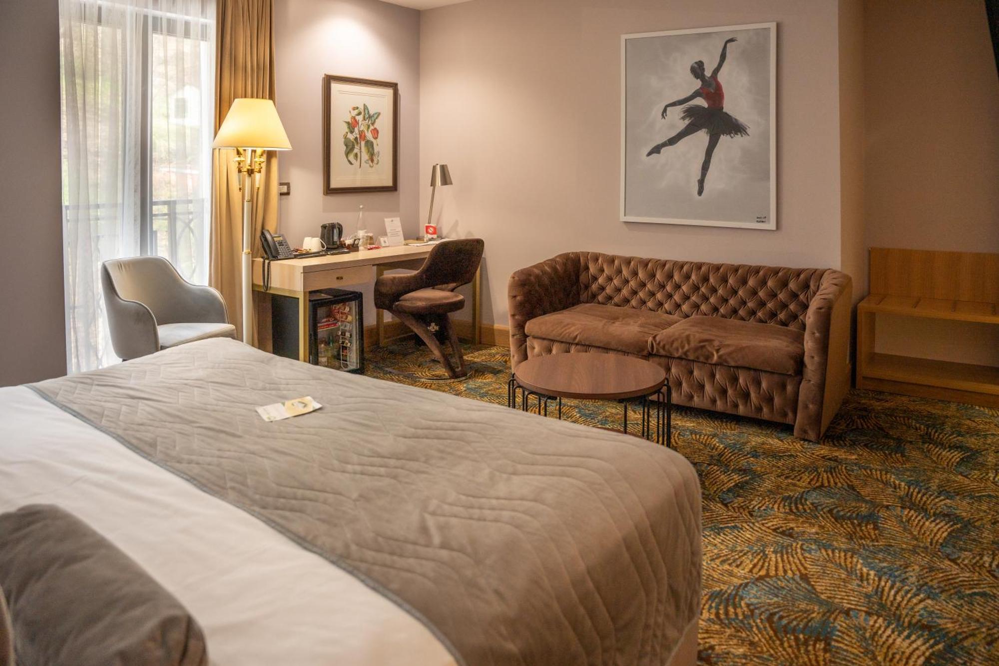 A Hoteli - Hotel Park Vrnjačka Banja Εξωτερικό φωτογραφία A room at the hotel